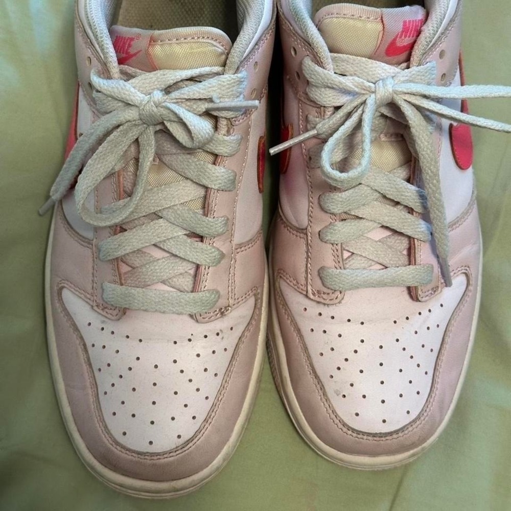 NIKE dunks hot pink and light pink design 7Y - Picture 5 of 5